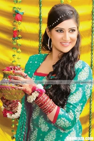 Bridal Fashion Show 2012 Pakistan on Mehndi Function Dresses Designs 2012