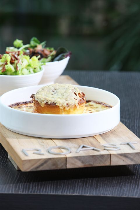 http://i1135.photobucket.com/albums/m631/yumyumformytumtum/Roast%20at%20One%20Rochester/RoastCoastStellarTwice-bakedgruyeresouffleserves2withtwosalads-mushroomsmokedbaconandgreenappl1.jpg?t=1331602078