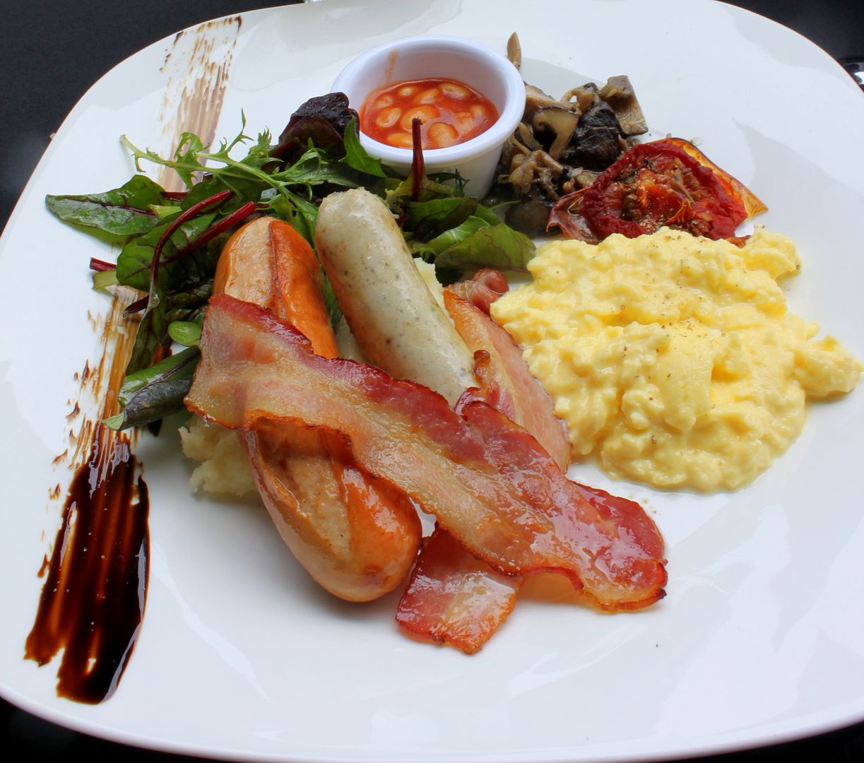 http://i1135.photobucket.com/albums/m631/yumyumformytumtum/Skyloft%20tasting/IMG_3653.jpg?t=1345370390