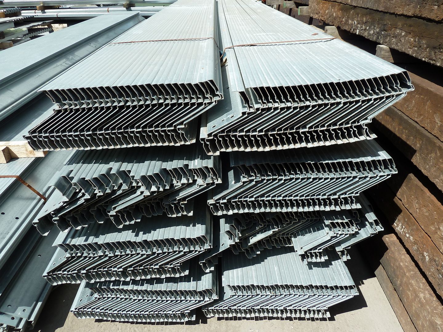 Z PURLINS Galvanised Steel Metal Roof Purlin Roofing Rails 170mm D 6.1m