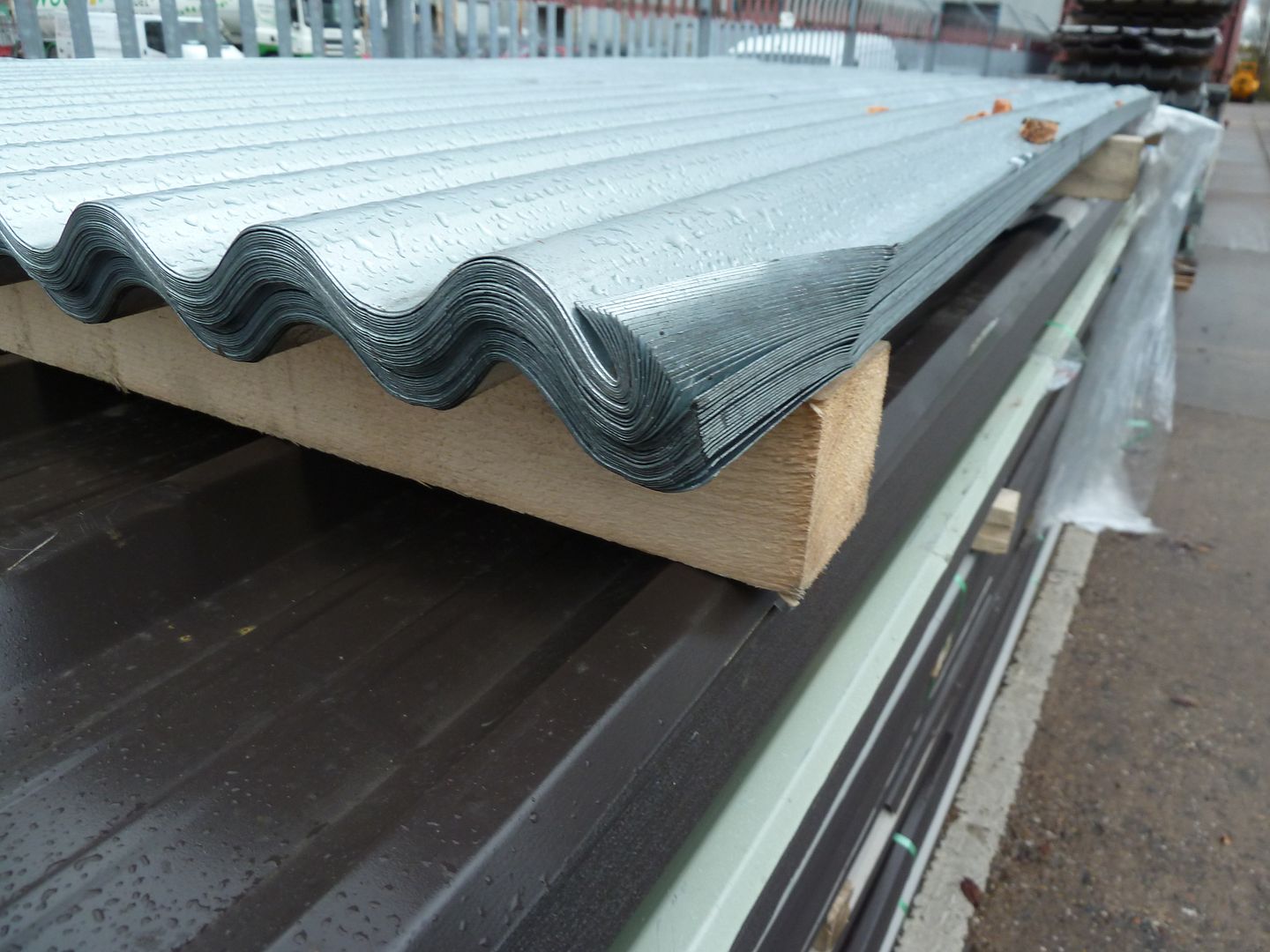 Corrugated Roofing Sheets 0.7mm Steel/Metal Roof VERY CHEAP (Pack of 40