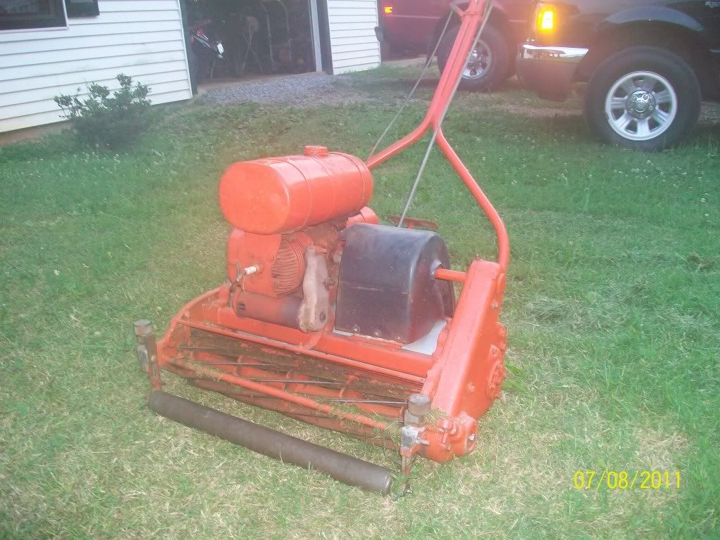 It 22" cut and 11 blade, but don't know what model of jacobsen it is? Can yall guys help me out and tell me what model it is?