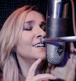 MELISSA ETHERIDGE <em>with the</em><br/>
KANSAS CITY SYMPHONY